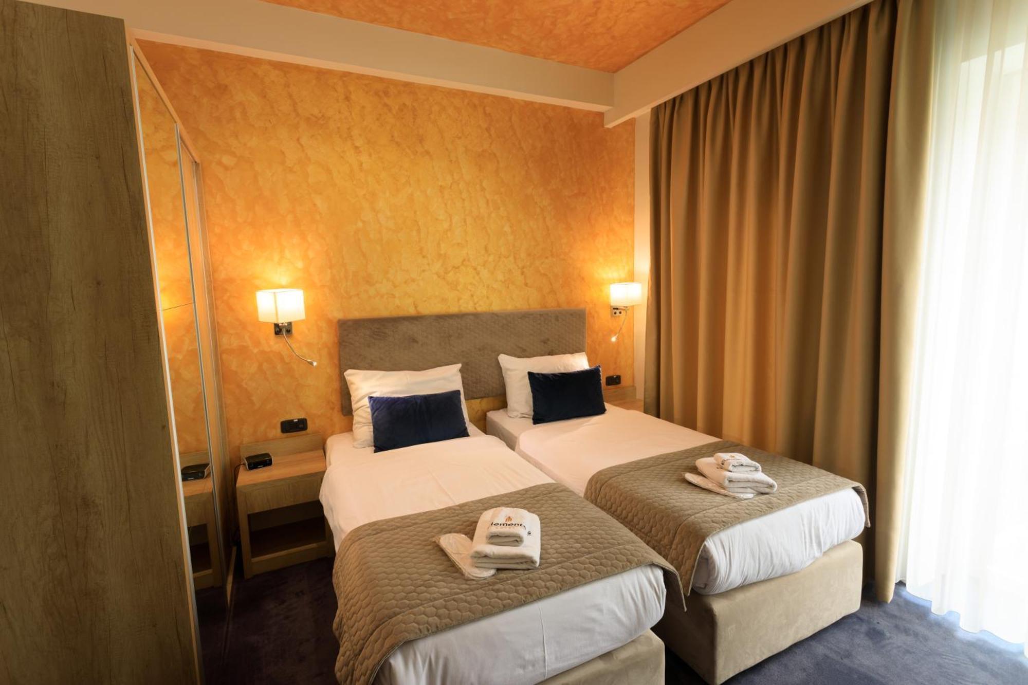 נובי פאזאר Hotel Elements מראה חיצוני תמונה